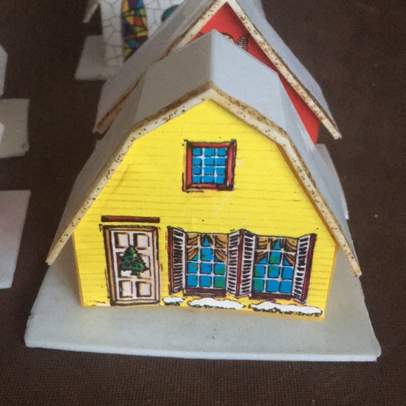 VINTAGE 🔥 Set Of  7 Pieces Christmas Village With Option to add Lights - Picture 7 of 10